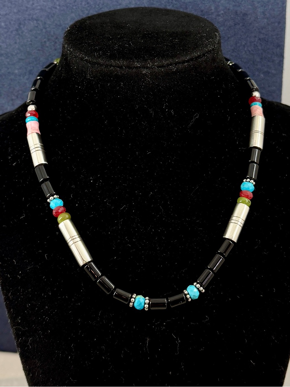TOMMY SINGER Vintage Navajo Multicolor Onyx Turquoise Beaded Necklace
